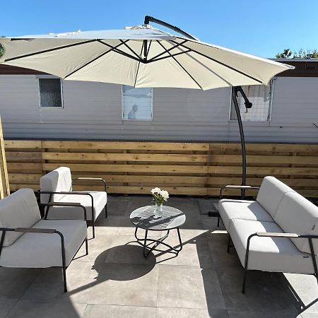 Breezy Beach Chalet Petten Exterior photo