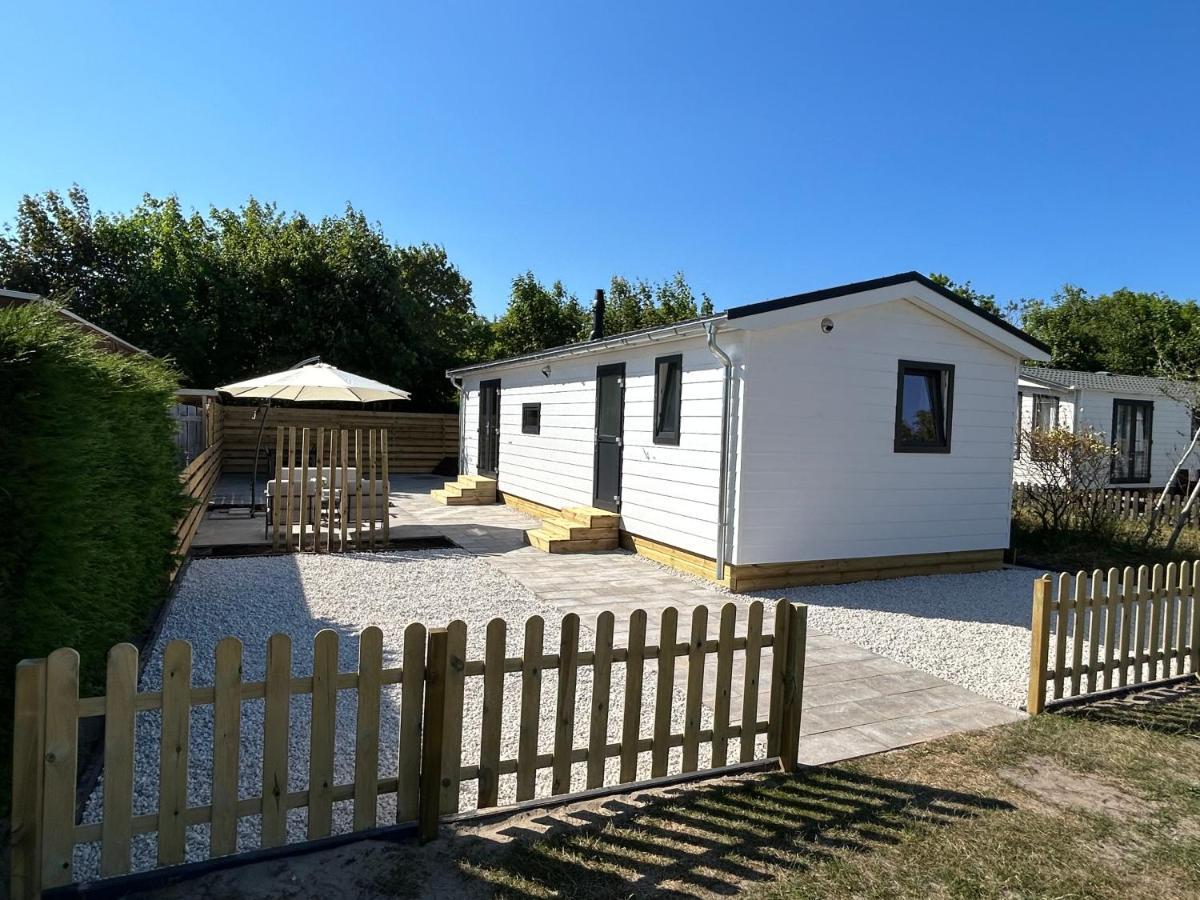 Breezy Beach Chalet Petten Exterior photo